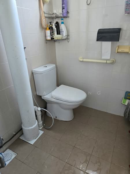 42 Cambridge Road, 42 Cambridge Road, Room Rental, 120 sqft, HDB Flat For Rent, by Charles Ng 吳忠发, 500175478 - Bathroom - PropertyGuru.com.sg