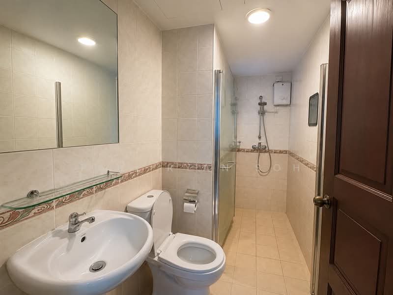 49 Strathmore Avenue, 49 Strathmore Avenue, 3 Bedrooms, 969 sqft, HDB Flat For Rent, by Paul Ryan Soh, 500175489 - Bathroom - PropertyGuru.com.sg
