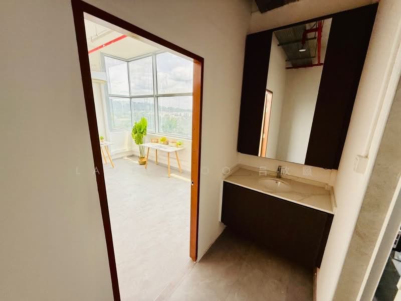 Wcega Tower, 21 Bukit Batok Crescent, 270 sqft, Light Industrial (B1) For Rent, by Laven Loo 吕欣颐, 500175506 - CommercialGuru.com.sg