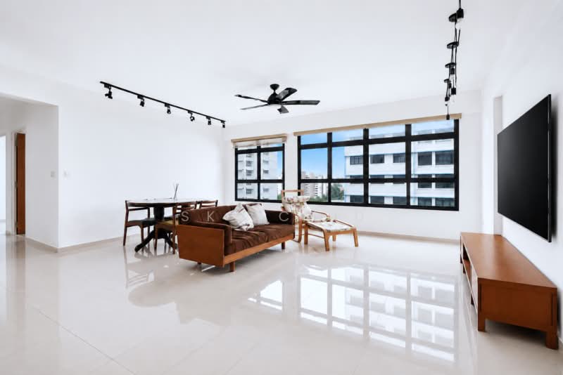 197D Boon Lay Fields, 197D Boon Lay Drive, 3 Bedrooms, 1,216 sqft, HDB Flat For Sale, by Sky Chiu, 500175509 - Living and Dining Hall - PropertyGuru.com.sg