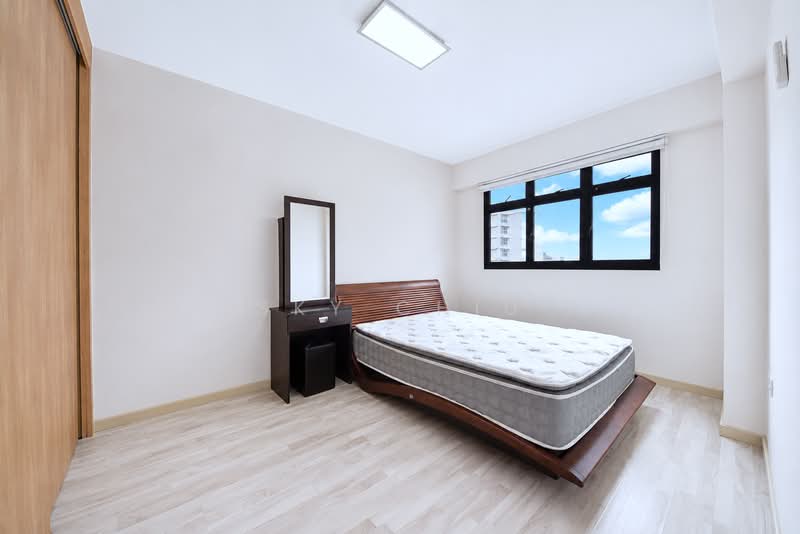 197D Boon Lay Fields, 197D Boon Lay Drive, 3 Bedrooms, 1,216 sqft, HDB Flat For Sale, by Sky Chiu, 500175509 - Bright and Windy Master Bedroom - PropertyGuru.com.sg