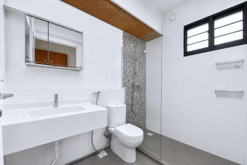 197D Boon Lay Fields, 197D Boon Lay Drive, 3 Bedrooms, 1,216 sqft, HDB Flat For Sale, by Sky Chiu, 500175509 - Master Bathroom - PropertyGuru.com.sg