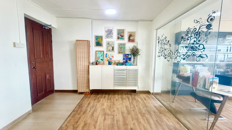 413 Pandan Gardens, 413 Pandan Gardens, 2 Bedrooms, 1,260 sqft, HDB Flat For Sale, by Keith Tan 陈俊伟, 500175511 - Entrance - PropertyGuru.com.sg