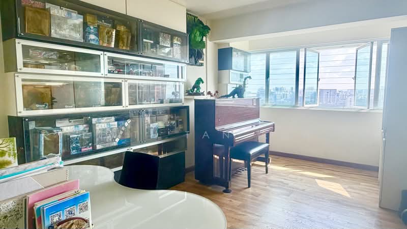 413 Pandan Gardens, 413 Pandan Gardens, 2 Bedrooms, 1,260 sqft, HDB Flat For Sale, by Keith Tan 陈俊伟, 500175511 - View - PropertyGuru.com.sg