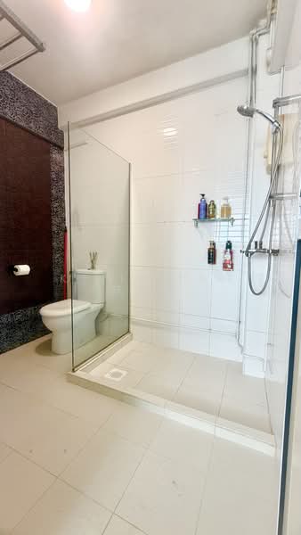 413 Pandan Gardens, 413 Pandan Gardens, 2 Bedrooms, 1,260 sqft, HDB Flat For Sale, by Keith Tan 陈俊伟, 500175511 - Bathroom - PropertyGuru.com.sg