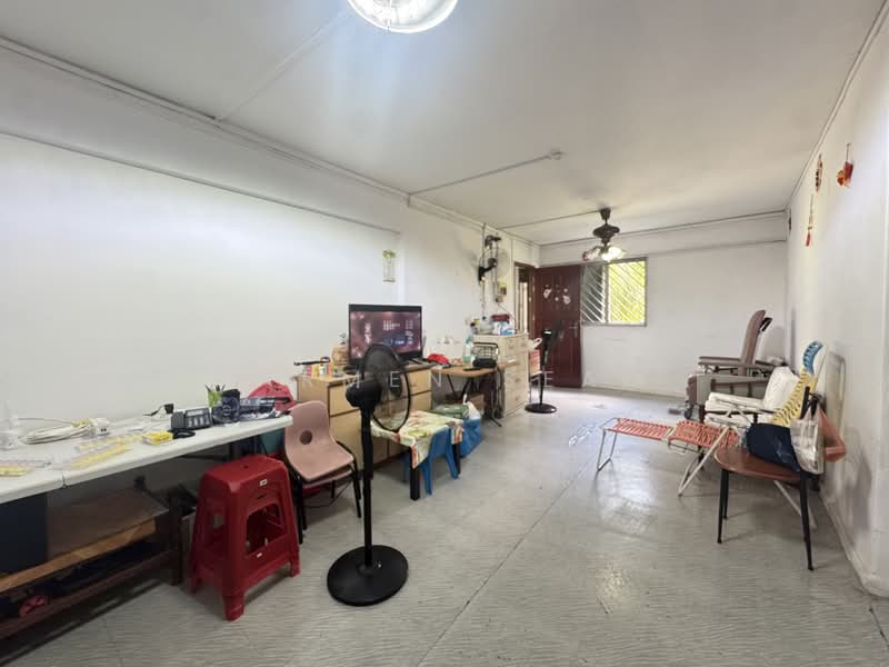 302 Jurong East Street 32, 302 Jurong East Street 32, 2 Bedrooms, 904 sqft, HDB Flat For Sale, by Karmen Seam, 500175521 - Living Room - PropertyGuru.com.sg
