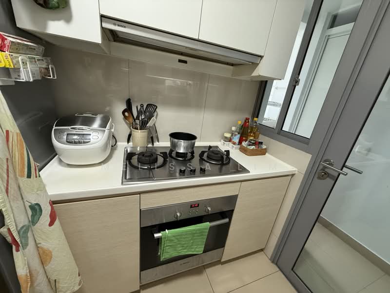 A Treasure Trove, 70 Punggol Walk, 4 Bedrooms, 1,335 sqft, Condominium For Rent, by Melissa Lim, 500175527 - Kitchen - PropertyGuru.com.sg