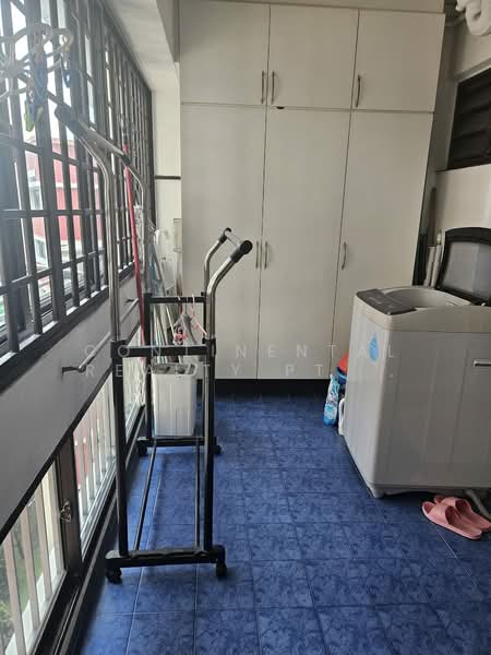191 Bukit Batok West Avenue 6, 191 Bukit Batok West Avenue 6, 3 Bedrooms, 1,300 sqft, HDB Flat For Rent, by DELIA, 500175528 - Balcony - PropertyGuru.com.sg