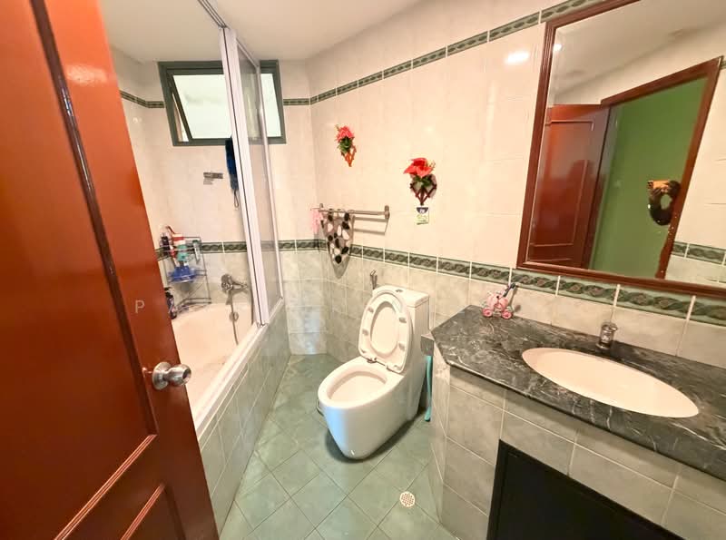 Yew Mei Green, 52 Choa Chu Kang North 6, 3 Bedrooms, 1,292 sqft, Condominium For Sale, by Patrick Nelson, 500175535 - Bathroom - PropertyGuru.com.sg