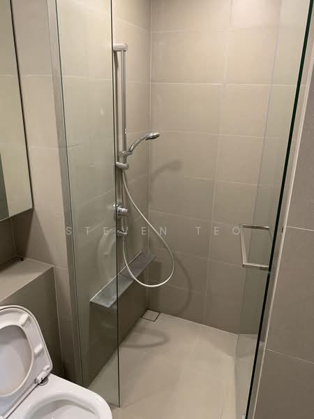 Echelon, 9 Alexandra View, 2 Bedrooms, 732 sqft, Condominium For Sale, by Steven Teo, 500175543 - Bathroom - PropertyGuru.com.sg