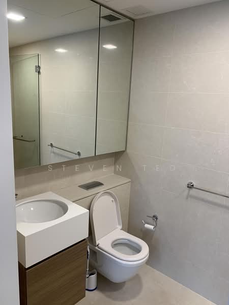 Echelon, 9 Alexandra View, 2 Bedrooms, 732 sqft, Condominium For Sale, by Steven Teo, 500175543 - Bathroom - PropertyGuru.com.sg