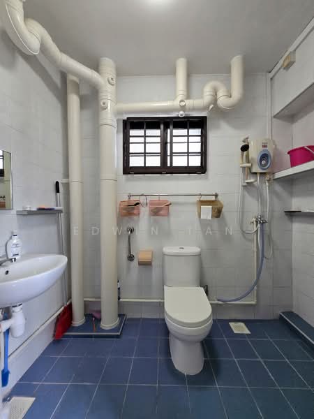 155 Jalan Teck Whye, 155 Jalan Teck Whye, 3 Bedrooms, 1,076 sqft, HDB Flat For Sale, by Edwin Tan, 500175551 - Bathroom - PropertyGuru.com.sg