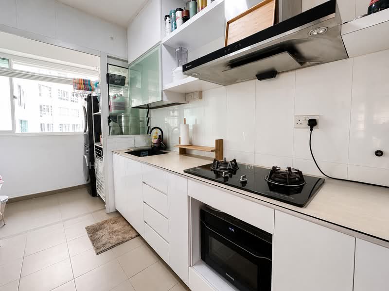 670B Edgefield Plains, 670B Edgefield Plains, 3 Bedrooms, 1,001 sqft, HDB Flat For Sale, by Hafiqal Amer, 500175552 - Kitchen - PropertyGuru.com.sg