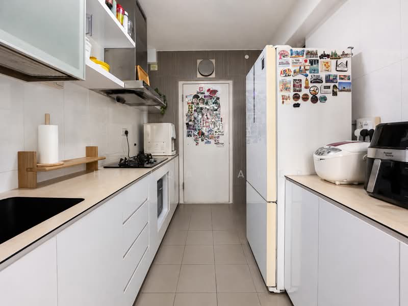670B Edgefield Plains, 670B Edgefield Plains, 3 Bedrooms, 1,001 sqft, HDB Flat For Sale, by Hafiqal Amer, 500175552 - Kitchen - PropertyGuru.com.sg