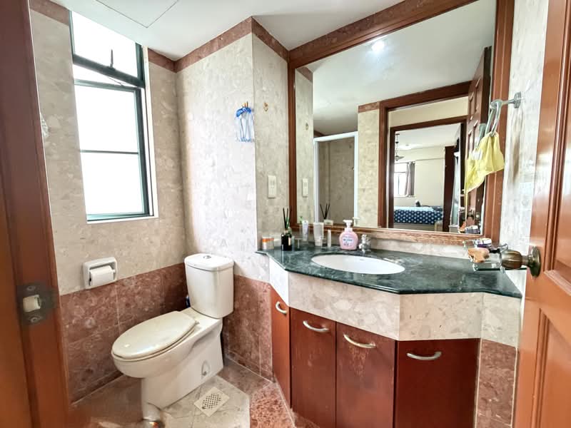 The Springbloom, 139 Serangoon Avenue 3, 2 Bedrooms, 893 sqft, Condominium For Sale, by Ian Teo, 500175556 - Bathroom - PropertyGuru.com.sg