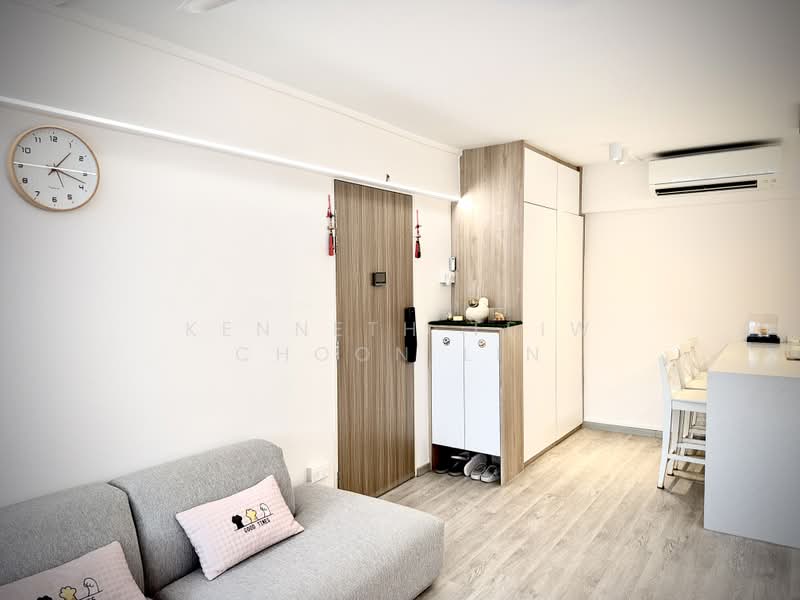 179 Toa Payoh Central, 179 Toa Payoh Central, 2 Bedrooms, 904 sqft, HDB Flat For Sale, by Kenneth Teiw Choon Lin, 500175558 - Living Room - PropertyGuru.com.sg