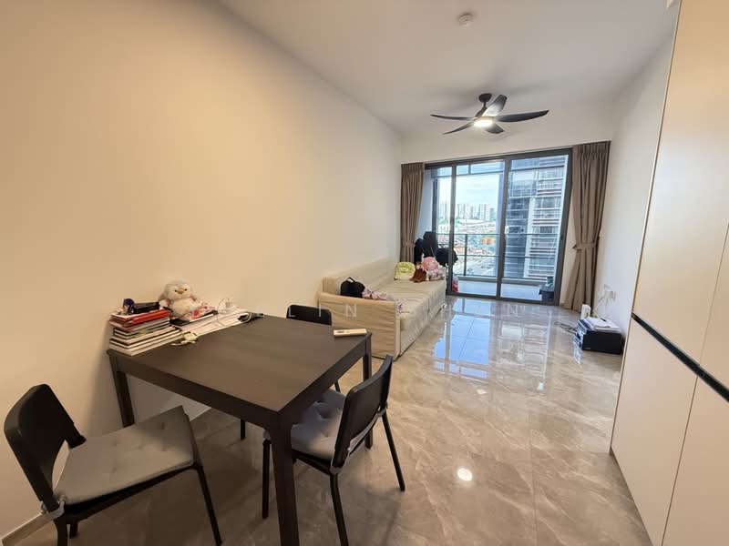 JadeScape, 8 Shunfu Road, 2 Bedrooms, 764 sqft, Condominium For Sale, by Yuelin Shen, 500175574 - Living Room - PropertyGuru.com.sg