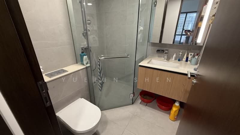 JadeScape, 8 Shunfu Road, 2 Bedrooms, 764 sqft, Condominium For Sale, by Yuelin Shen, 500175574 - Bathroom - PropertyGuru.com.sg