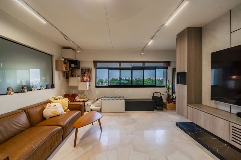 311 Canberra Road, 311 Canberra Road, 4 Bedrooms, 1,292 sqft, HDB Flat For Sale, by Shanice Lim, 500175576 - Living Room - PropertyGuru.com.sg