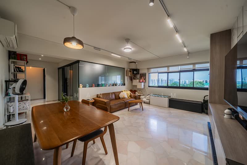 311 Canberra Road, 311 Canberra Road, 4 Bedrooms, 1,292 sqft, HDB Flat For Sale, by Shanice Lim, 500175576 - Living Room - PropertyGuru.com.sg