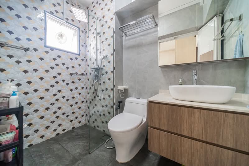 311 Canberra Road, 311 Canberra Road, 4 Bedrooms, 1,292 sqft, HDB Flat For Sale, by Shanice Lim, 500175576 - Bathroom - PropertyGuru.com.sg