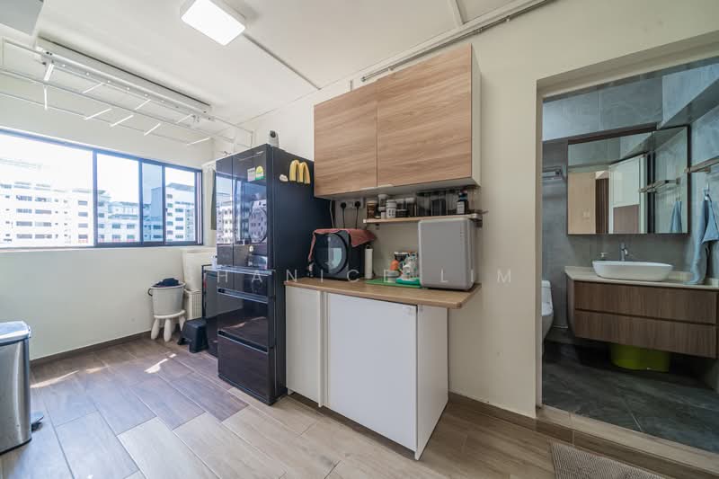 311 Canberra Road, 311 Canberra Road, 4 Bedrooms, 1,292 sqft, HDB Flat For Sale, by Shanice Lim, 500175576 - Kitchen - PropertyGuru.com.sg