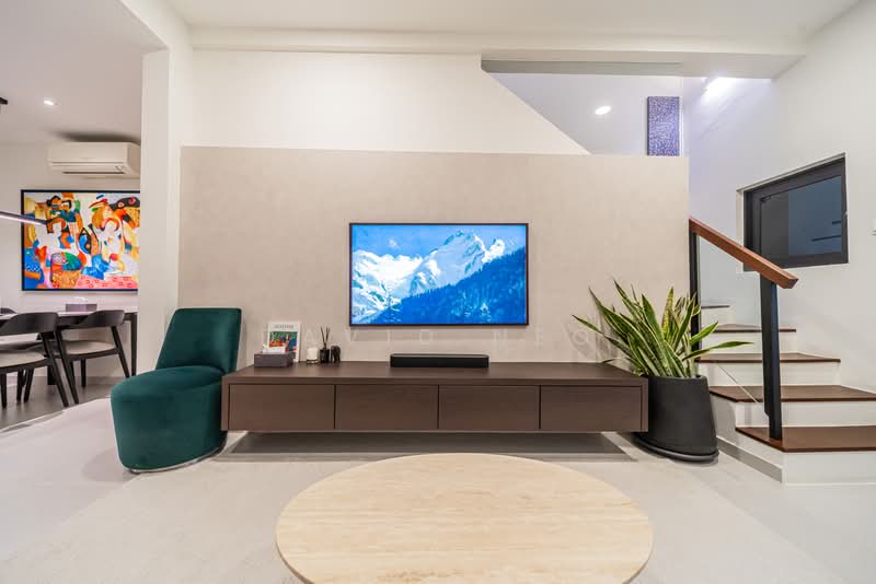 Thomson Garden Estate, Sin Ming Road, 4 Bedrooms, 1,389 sqft, Terraced House For Sale, by David Neo, 500175590 - Living Room - PropertyGuru.com.sg