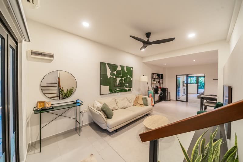 Thomson Garden Estate, Sin Ming Road, 4 Bedrooms, 1,389 sqft, Terraced House For Sale, by David Neo, 500175590 - Living Room - PropertyGuru.com.sg
