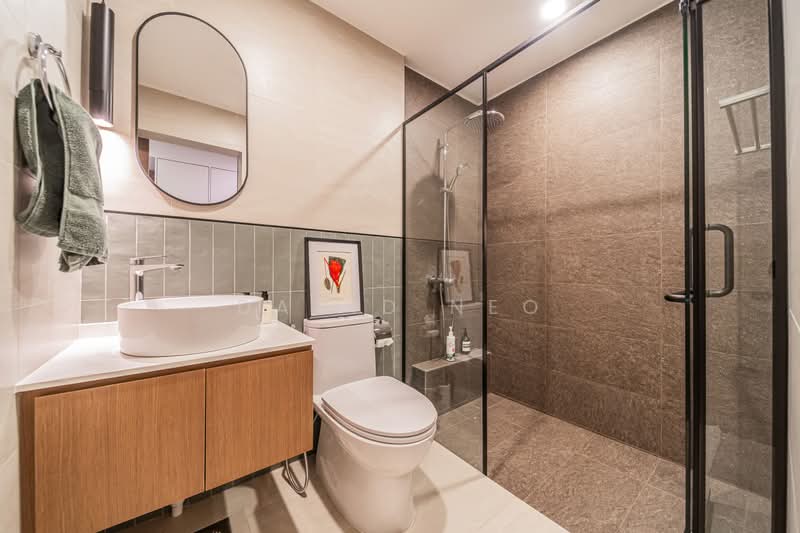 Thomson Garden Estate, Sin Ming Road, 4 Bedrooms, 1,389 sqft, Terraced House For Sale, by David Neo, 500175590 - Bathroom - PropertyGuru.com.sg
