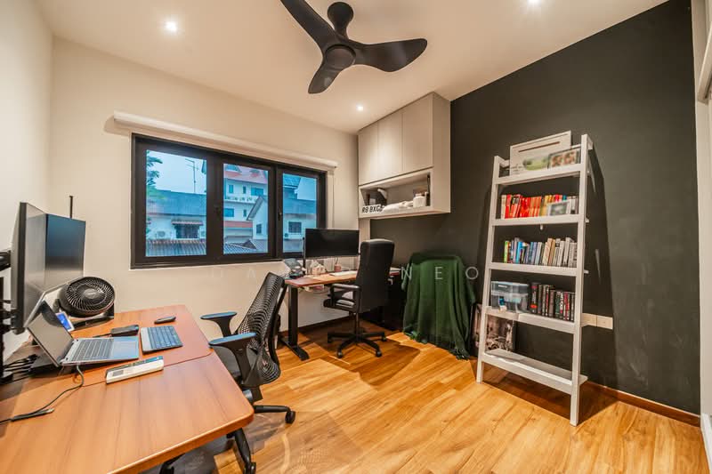 Thomson Garden Estate, Sin Ming Road, 4 Bedrooms, 1,389 sqft, Terraced House For Sale, by David Neo, 500175590 - Study - PropertyGuru.com.sg
