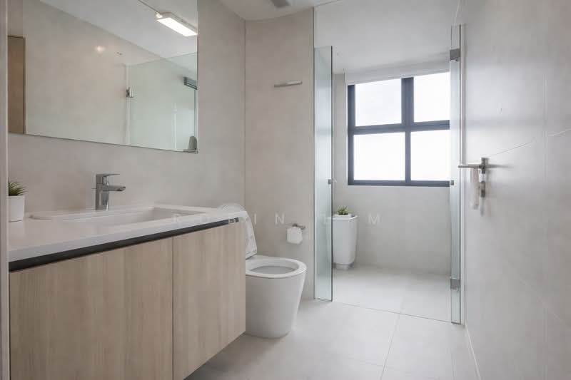 Westwood Residences EC, 196 Westwood Avenue, 3 Bedrooms, 947 sqft, Condominium For Sale, by Robin Lim, 500175595 - Bathroom - PropertyGuru.com.sg