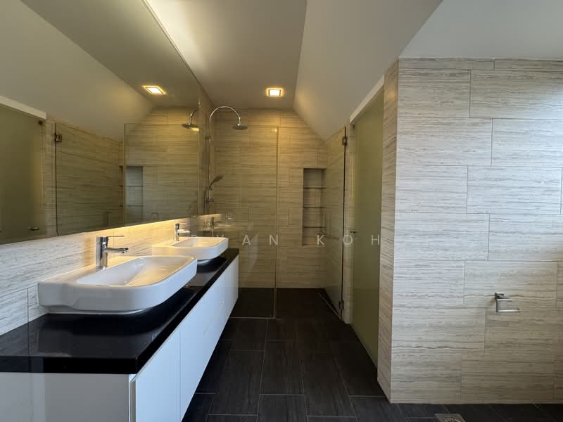 Golden Hill Estate, Golden Hill Estate, 5 Bedrooms, 5,500 sqft, Semi-Detached House For Rent, by Bryan Koh, 500175603 - Bathroom - PropertyGuru.com.sg