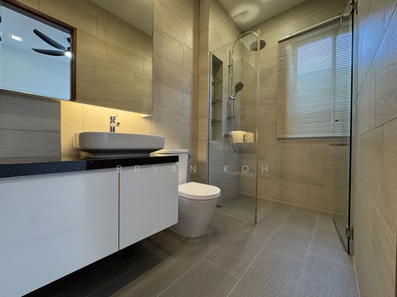 Golden Hill Estate, Golden Hill Estate, 5 Bedrooms, 5,500 sqft, Semi-Detached House For Rent, by Bryan Koh, 500175603 - Bathroom - PropertyGuru.com.sg