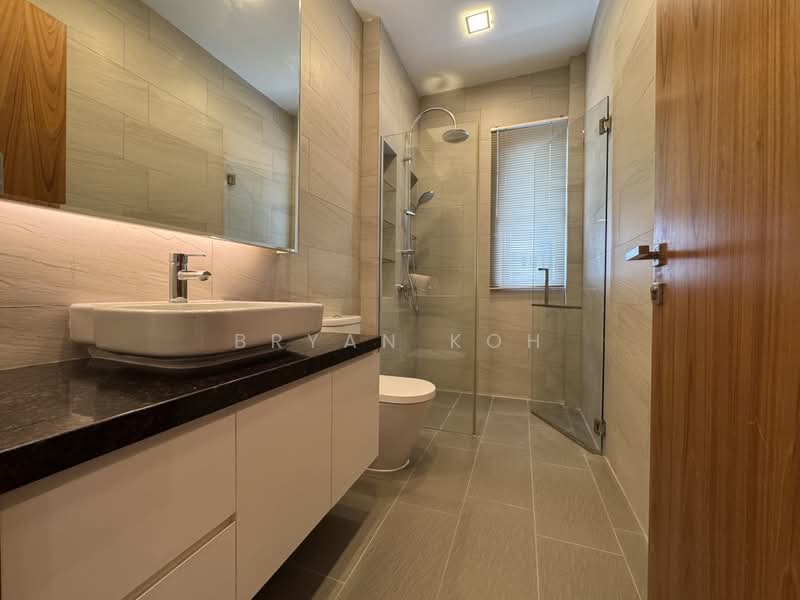Golden Hill Estate, Golden Hill Estate, 5 Bedrooms, 5,500 sqft, Semi-Detached House For Rent, by Bryan Koh, 500175603 - Bathroom - PropertyGuru.com.sg