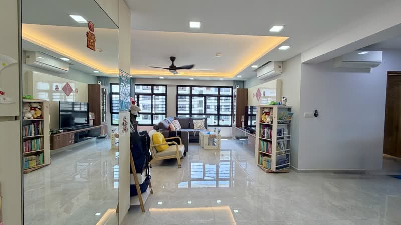 608C Tampines North Drive 1, 608C Tampines North Drive 1, 3 Bedrooms, 1,216 sqft, HDB Flat For Sale, by Jocelyn Loh, 500175617 - Living Room - PropertyGuru.com.sg