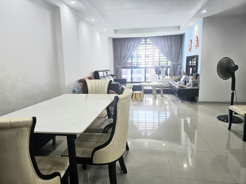 272B Jurong West Street 24, 272B Jurong West Street 24, 3 Bedrooms, 1,205 sqft, HDB Flat For Rent, by James Bong ys, 500175634 - Living Room - PropertyGuru.com.sg