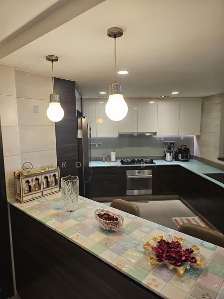 Parkshore, 201 Tanjong Rhu Road, 4 Bedrooms, 1,636 sqft, Condominium For Sale, by Rohit D., 500175642 - Kitchen - PropertyGuru.com.sg
