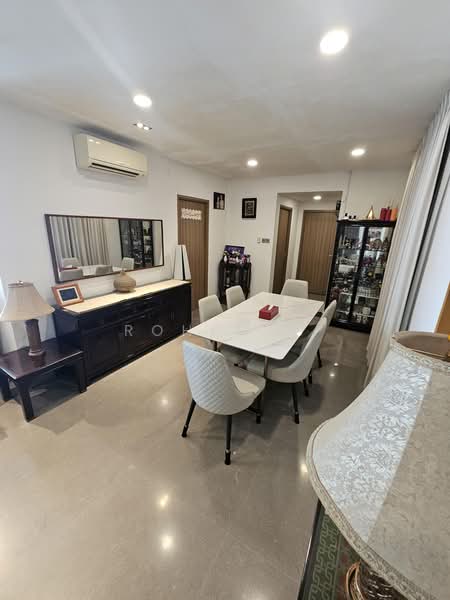 Parkshore, 201 Tanjong Rhu Road, 4 Bedrooms, 1,636 sqft, Condominium For Sale, by Rohit D., 500175642 - Dining Room - PropertyGuru.com.sg