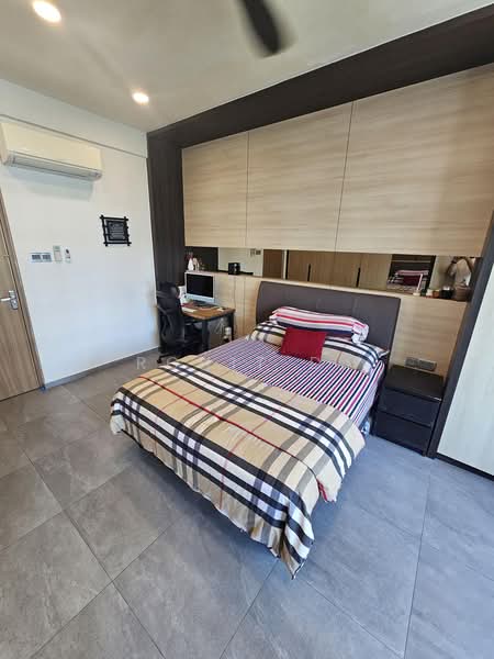 Parkshore, 201 Tanjong Rhu Road, 4 Bedrooms, 1,636 sqft, Condominium For Sale, by Rohit D., 500175642 - Master Bedroom - PropertyGuru.com.sg