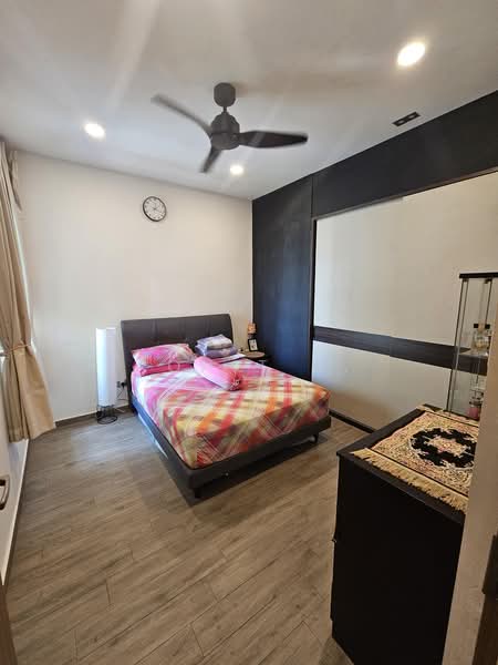 Parkshore, 201 Tanjong Rhu Road, 4 Bedrooms, 1,636 sqft, Condominium For Sale, by Rohit D., 500175642 - Bedroom 3 - PropertyGuru.com.sg