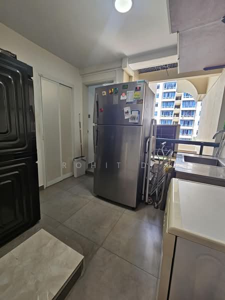 Parkshore, 201 Tanjong Rhu Road, 4 Bedrooms, 1,636 sqft, Condominium For Sale, by Rohit D., 500175642 - Yard - PropertyGuru.com.sg