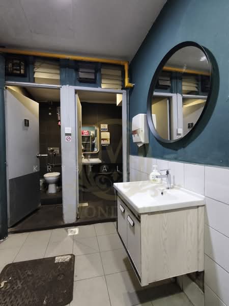 No GST | Next to Maxwell MRT | Fully-Fitted Restaurant Ground Floor Space in Tanjong Pagar, Kreta Ayer Road, Tanjong Pagar Road Tras Street, 1,450 sqft, Food & Beverage For Rent, by Krystal Khor, 500175645 - Bathroom - CommercialGuru.com.sg