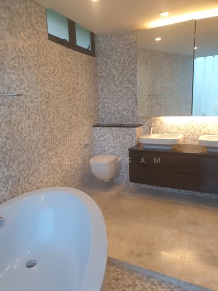 Oei Tiong Ham Park Residences, 29 Oei Tiong Ham Park, 4 Bedrooms, 4,822 sqft, Condominium For Rent, by Kelly Sam, 500175651 - Bathroom - PropertyGuru.com.sg