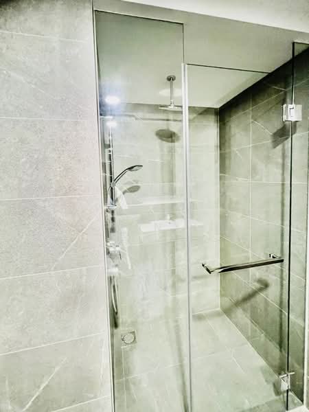 Riverfront Residences, 41 Hougang Avenue 7, 1 Bedroom, 517 sqft, Condominium For Sale, by Kevin Ng, 500175662 - Bathroom - PropertyGuru.com.sg