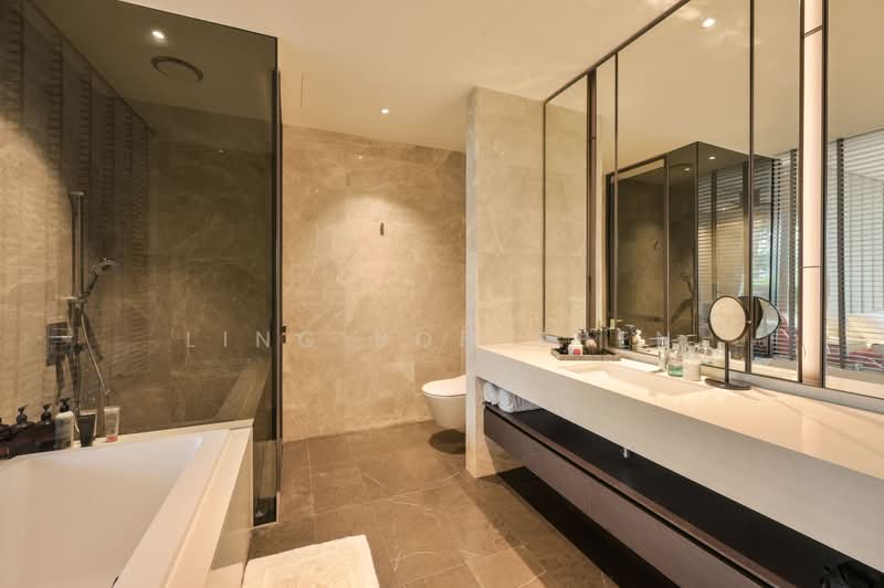 Wilshire Residences, 30 Farrer Road, 2 Bedrooms, 743 sqft, Condominium For Sale, by Ling Poh Shen, 500175693 - Bathroom - PropertyGuru.com.sg