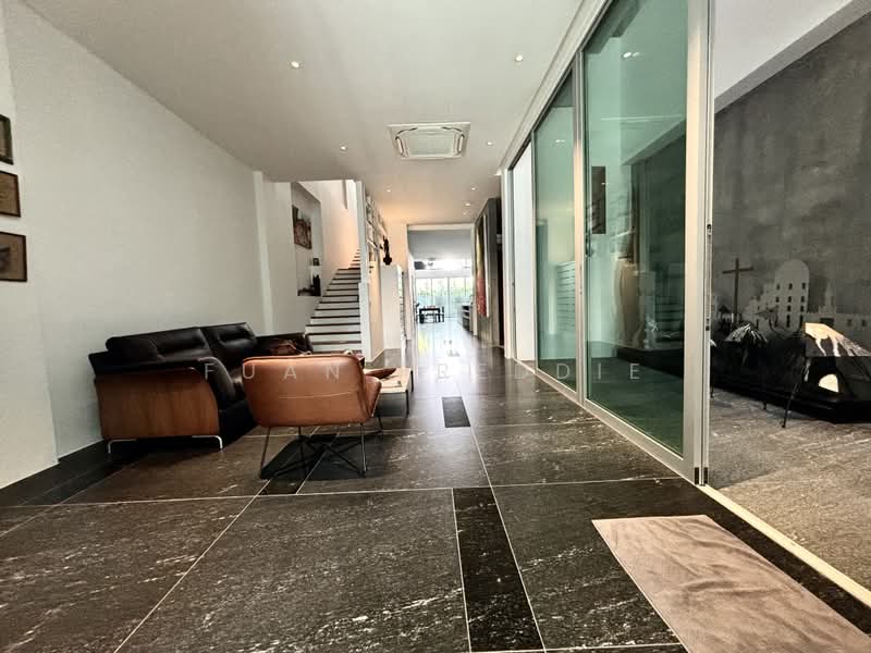 AVANT-GARDE LUXURY LIVING FREEHOLD 3-STOREY TERRACE WITH ROOF TERRACE @ KOVAN / Move Into Luxury, Richards Place, 4 Bedrooms, 6,361 sqft, Terraced House For Sale, by Fuan Freddie, 500175698 - Interior - PropertyGuru.com.sg