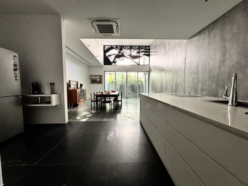 AVANT-GARDE LUXURY LIVING FREEHOLD 3-STOREY TERRACE WITH ROOF TERRACE @ KOVAN / Move Into Luxury, Richards Place, 4 Bedrooms, 6,361 sqft, Terraced House For Sale, by Fuan Freddie, 500175698 - Kitchen - PropertyGuru.com.sg