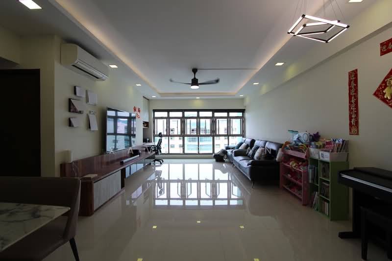 160A Punggol Central, 160A Punggol Central, 3 Bedrooms, 1,206 sqft, HDB Flat For Sale, by Xavier Tan, 500175699 - Living Room - PropertyGuru.com.sg