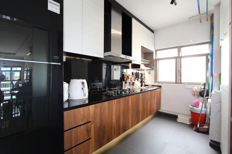 160A Punggol Central, 160A Punggol Central, 3 Bedrooms, 1,206 sqft, HDB Flat For Sale, by Xavier Tan, 500175699 - Kitchen - PropertyGuru.com.sg