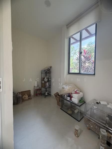Yio Chu Kang Garden, Yio Chu Kang Garden, 5 Bedrooms, 5,000 sqft, Corner Terrace For Rent, by Jacqueline Lim, 500175704 - Interior - PropertyGuru.com.sg